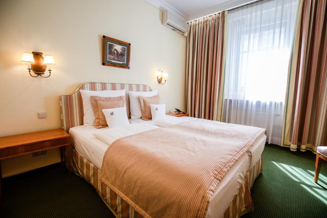Romantik Hotel Zur Post Fuerstenfeldbruck Exteriör bild