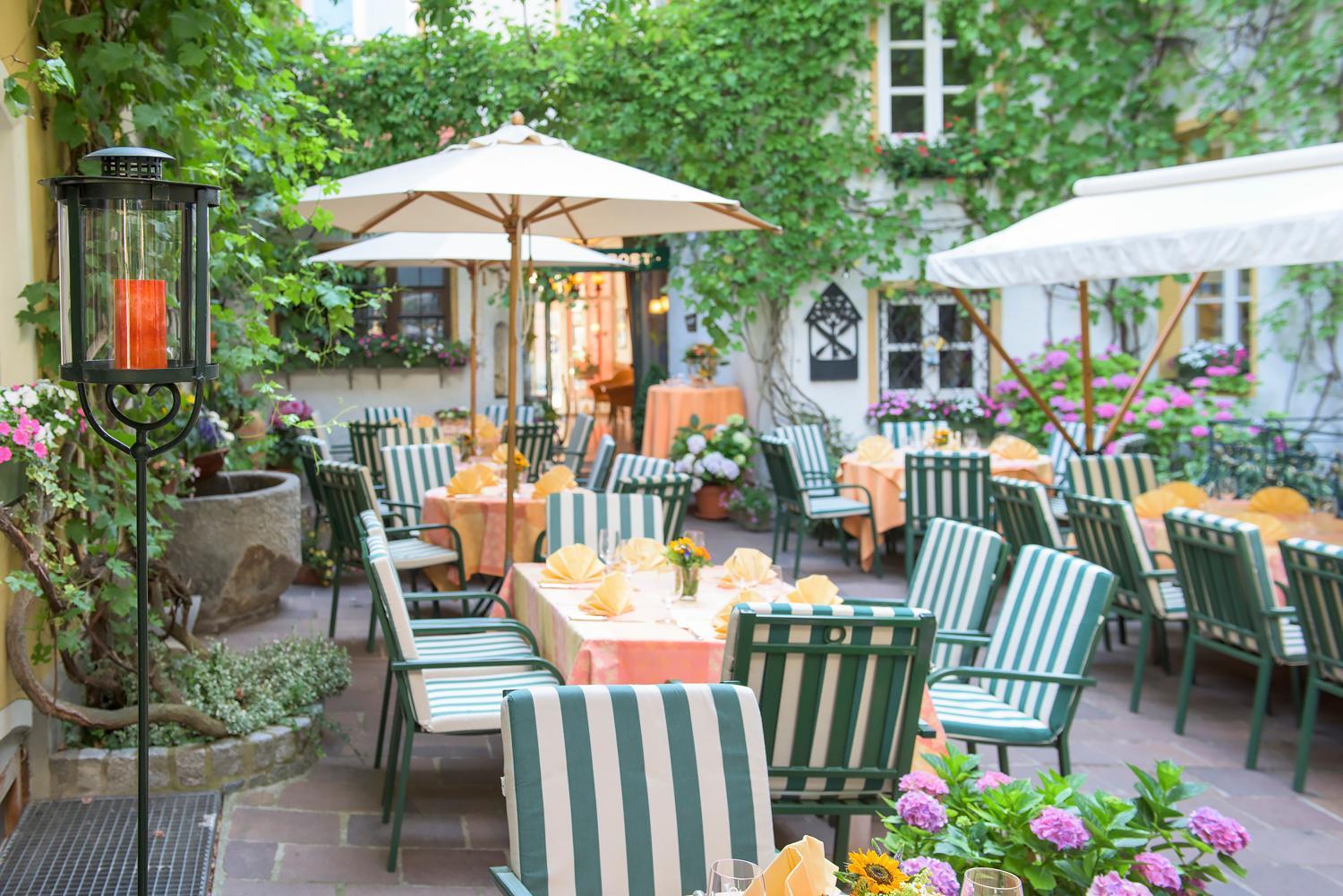Romantik Hotel Zur Post Fuerstenfeldbruck Exteriör bild