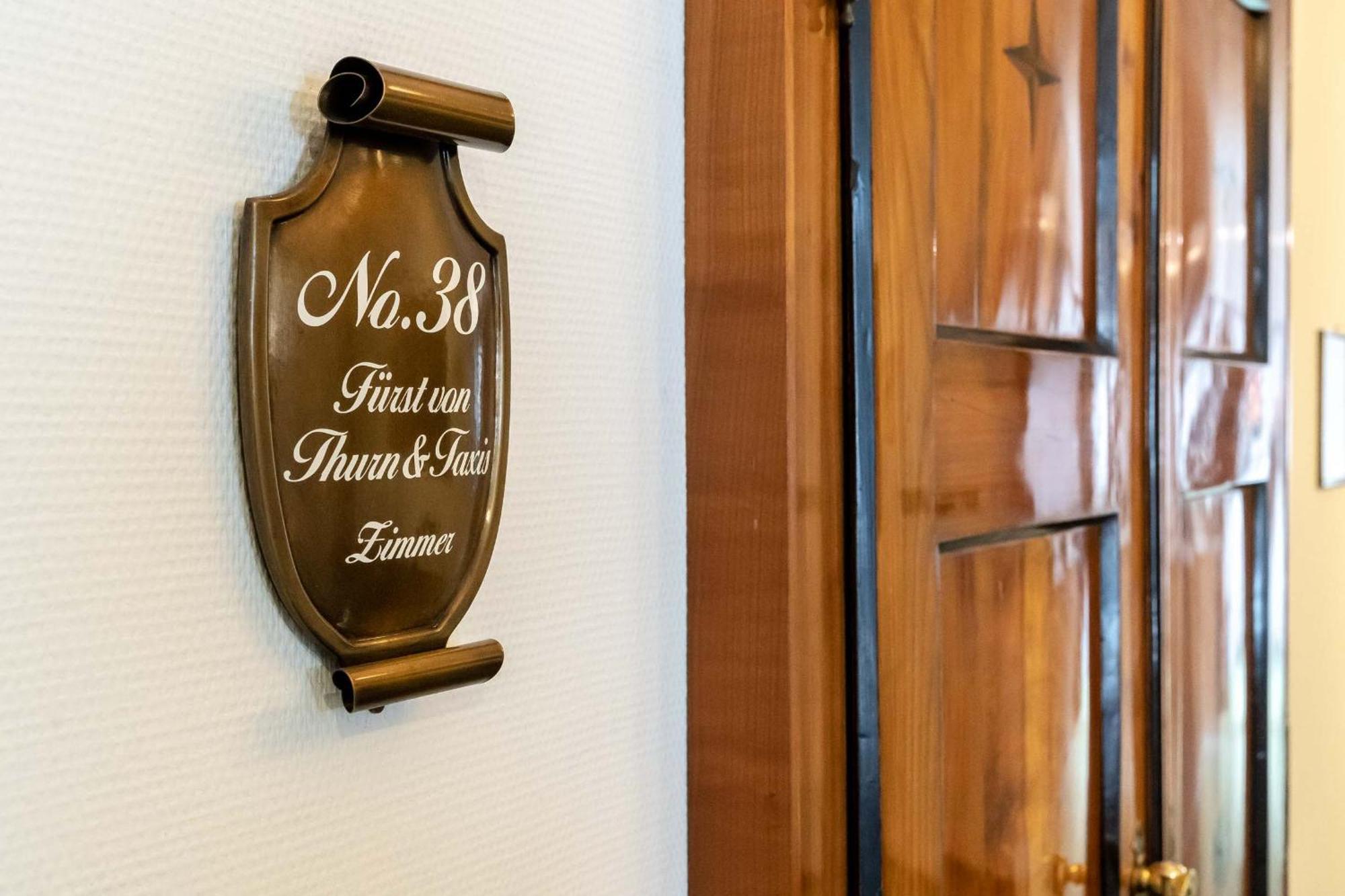 Romantik Hotel Zur Post Fuerstenfeldbruck Exteriör bild