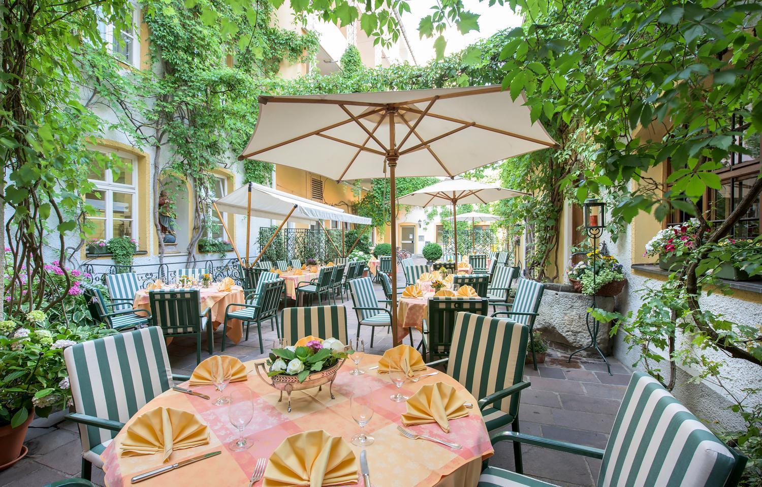 Romantik Hotel Zur Post Fuerstenfeldbruck Exteriör bild