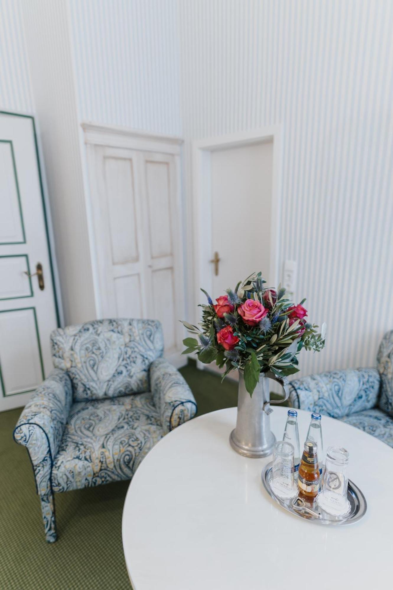 Romantik Hotel Zur Post Fuerstenfeldbruck Exteriör bild