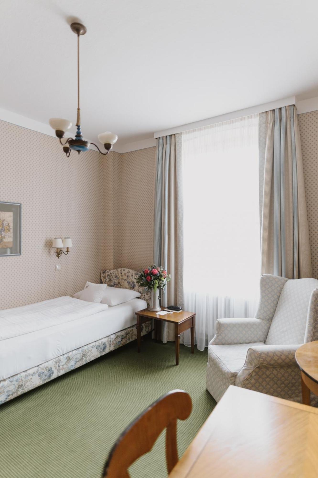Romantik Hotel Zur Post Fuerstenfeldbruck Exteriör bild