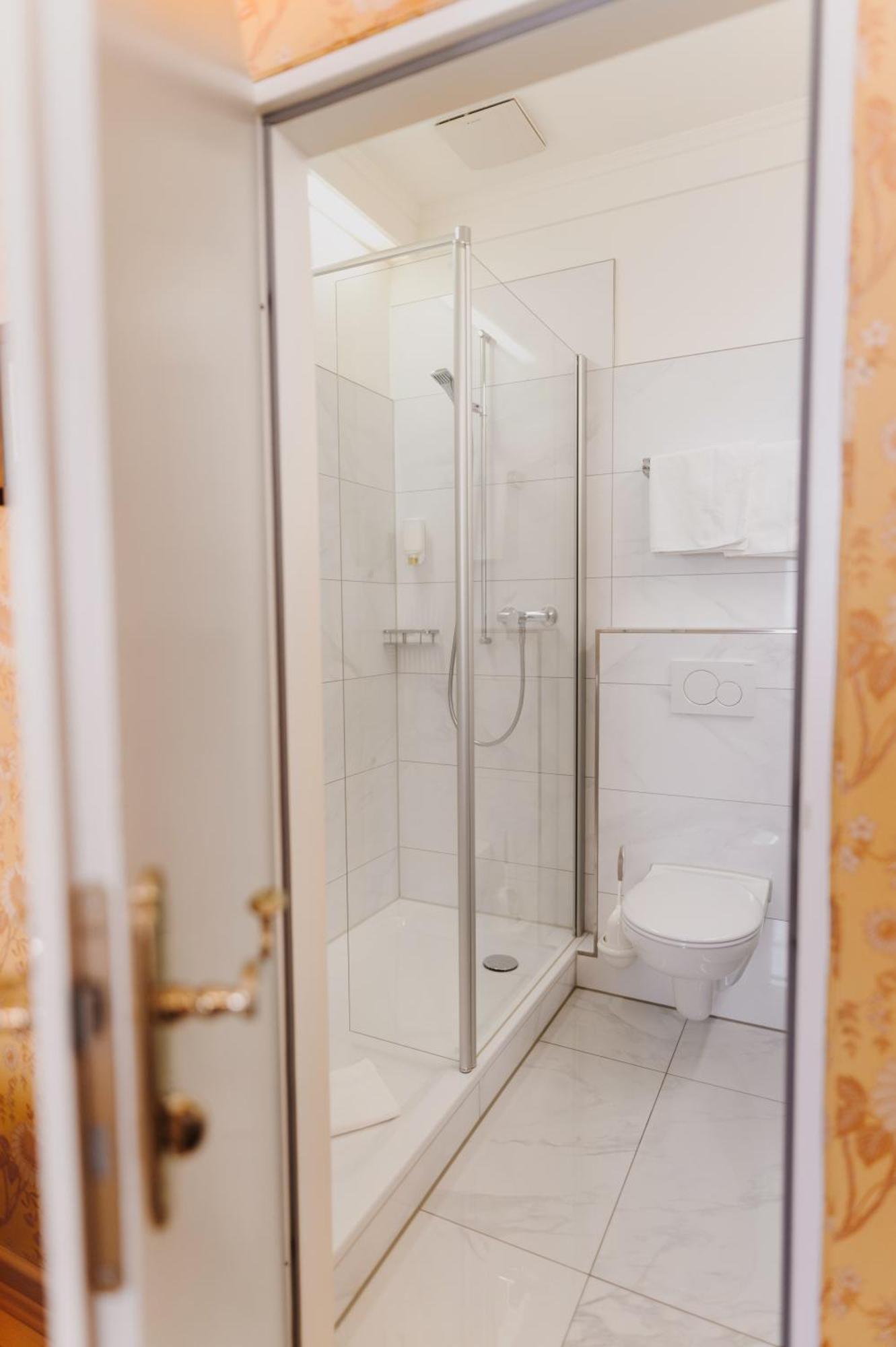 Romantik Hotel Zur Post Fuerstenfeldbruck Exteriör bild