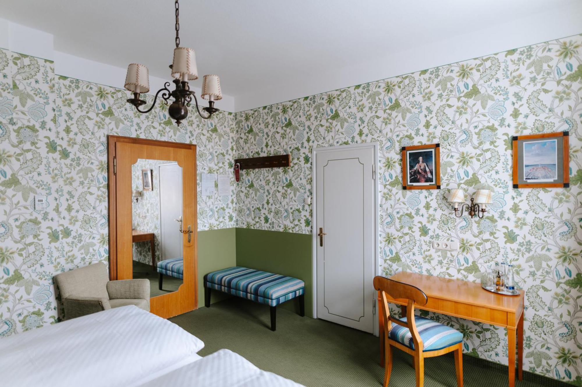 Romantik Hotel Zur Post Fuerstenfeldbruck Exteriör bild