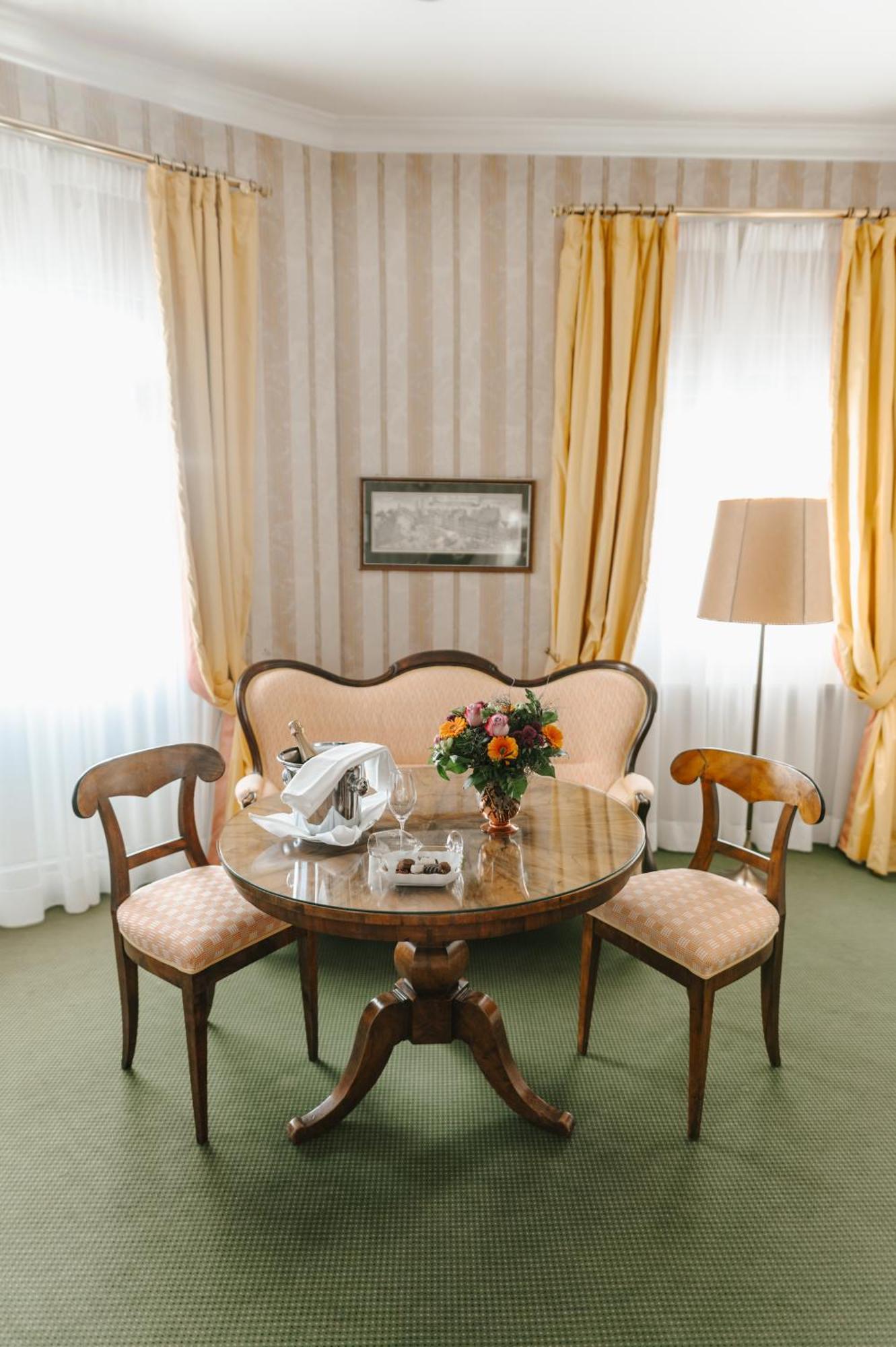 Romantik Hotel Zur Post Fuerstenfeldbruck Exteriör bild