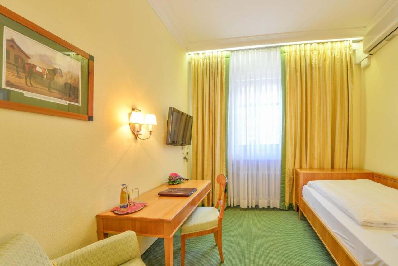 Romantik Hotel Zur Post Fuerstenfeldbruck Exteriör bild