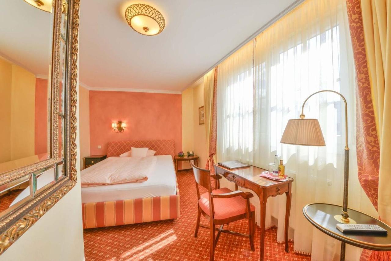 Romantik Hotel Zur Post Fuerstenfeldbruck Exteriör bild