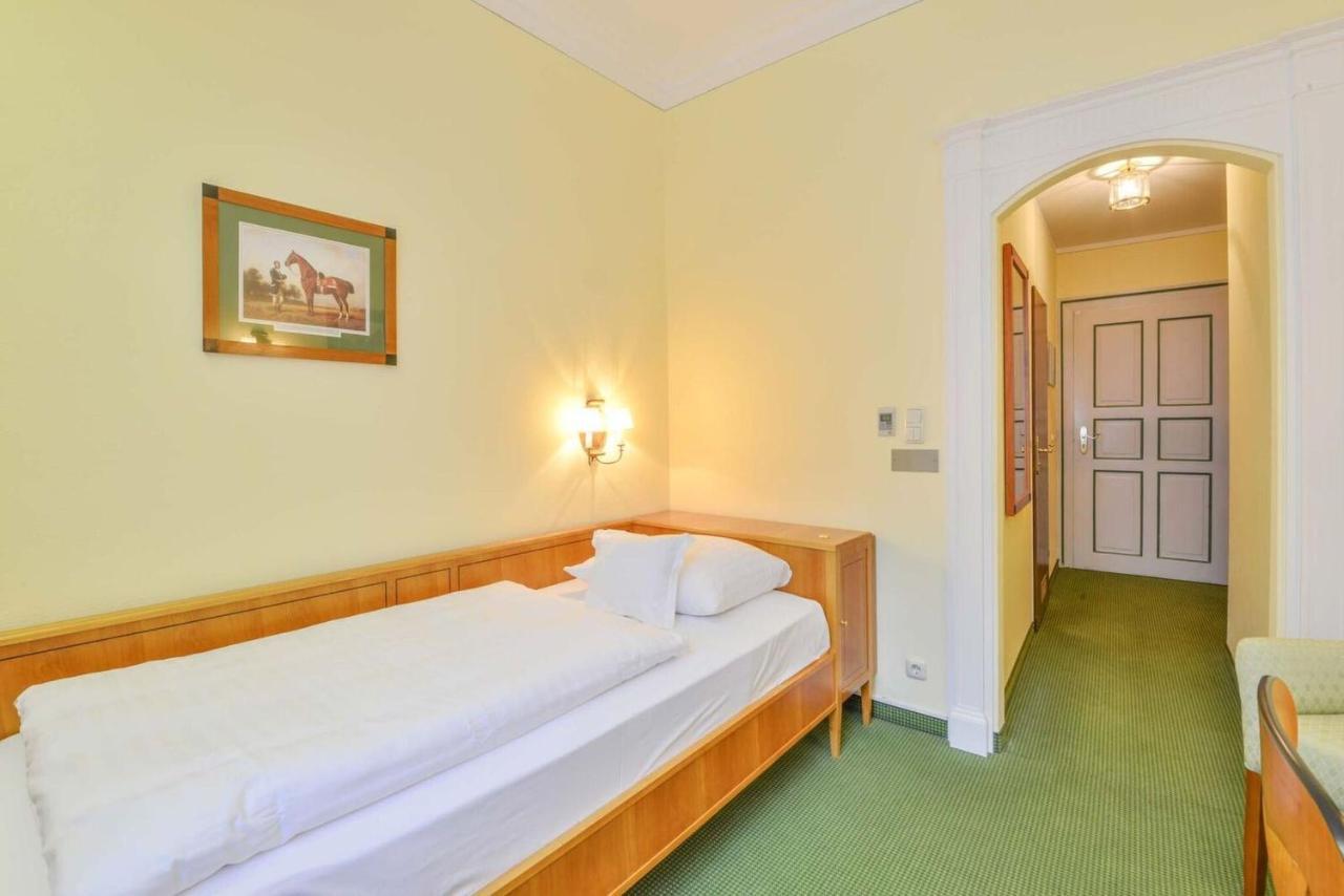 Romantik Hotel Zur Post Fuerstenfeldbruck Exteriör bild