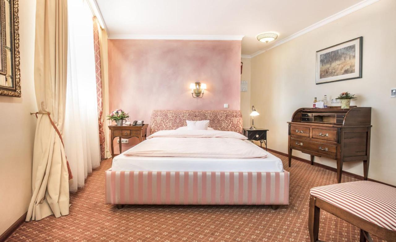 Romantik Hotel Zur Post Fuerstenfeldbruck Exteriör bild