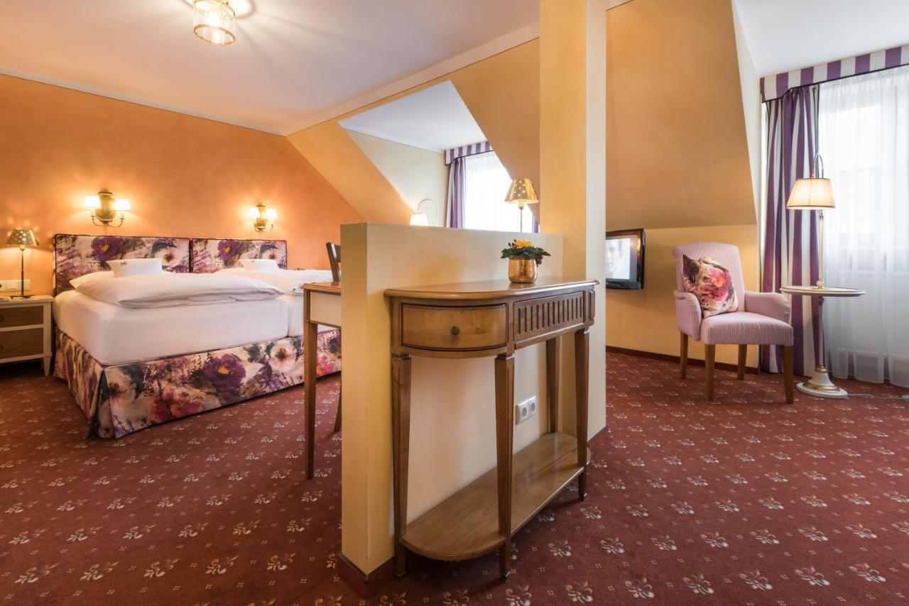 Romantik Hotel Zur Post Fuerstenfeldbruck Exteriör bild