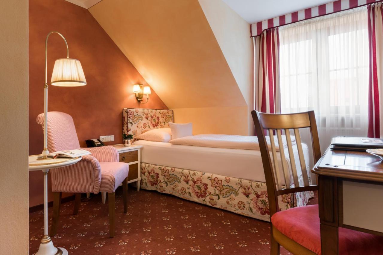 Romantik Hotel Zur Post Fuerstenfeldbruck Exteriör bild