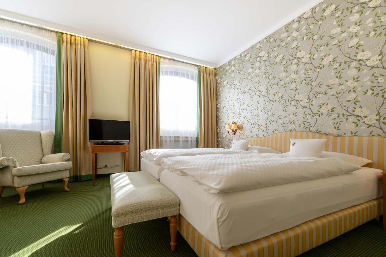 Romantik Hotel Zur Post Fuerstenfeldbruck Exteriör bild